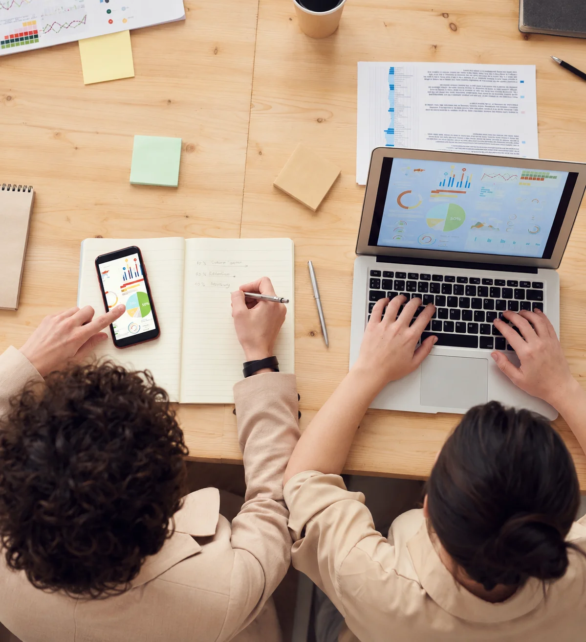 Illustration of SEO tools, website optimisation, local search and content performance